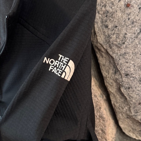NWT The North Face Black Quarter-Zip  Ladies Mountain Peak UFP gear size small - Picture 2 of 6